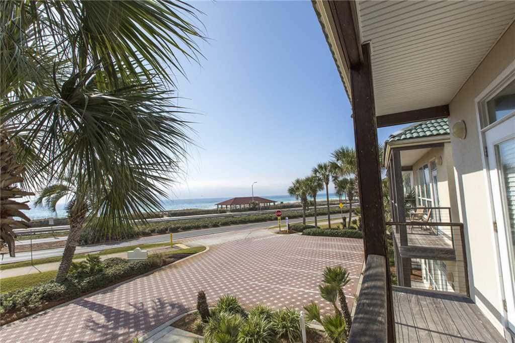 Lakefront condo with WiFi, water&beach views, pool
