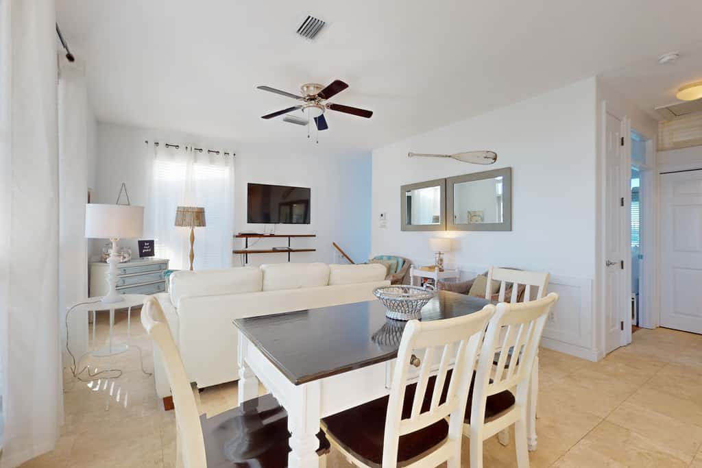 Lakefront condo with WiFi, water&beach views, pool