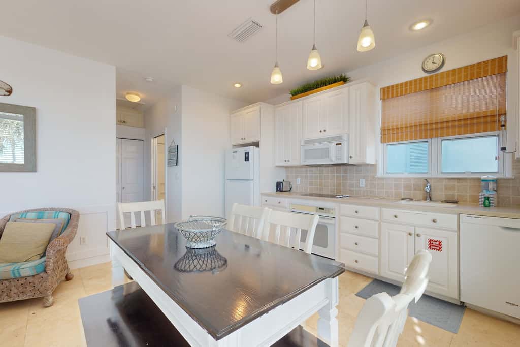 Lakefront condo with WiFi, water&beach views, pool