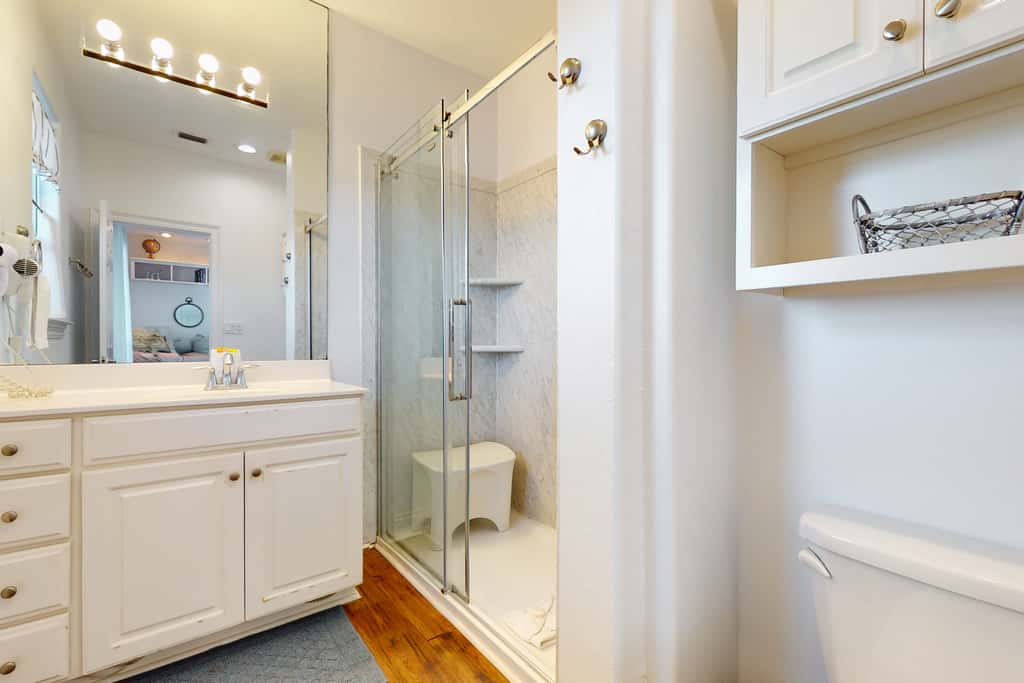 Lakefront condo with WiFi, water&beach views, pool