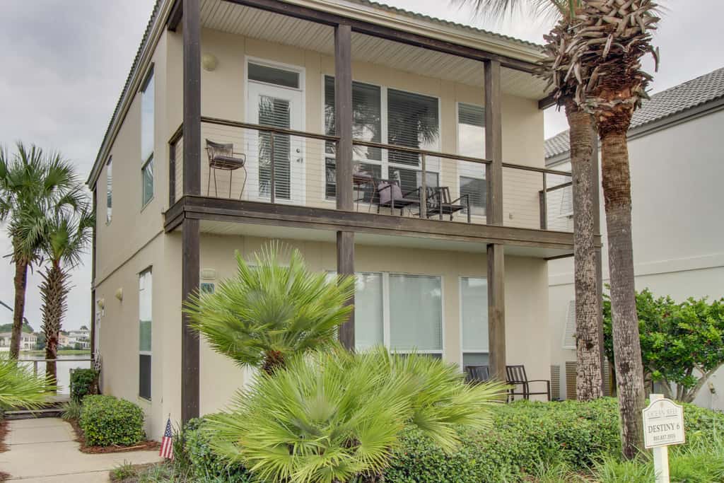 Lakefront condo with WiFi, water&beach views, pool