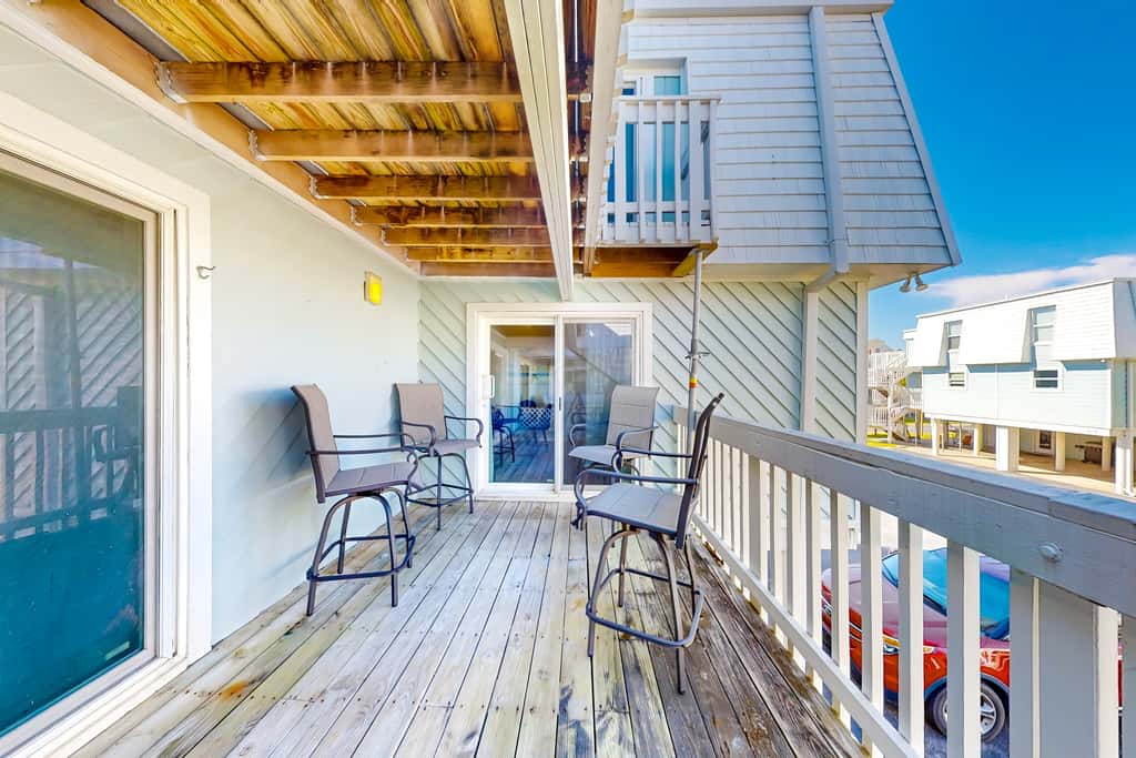 Sound-Side Condo with Grill, Deck, & W&D and Shared Pool