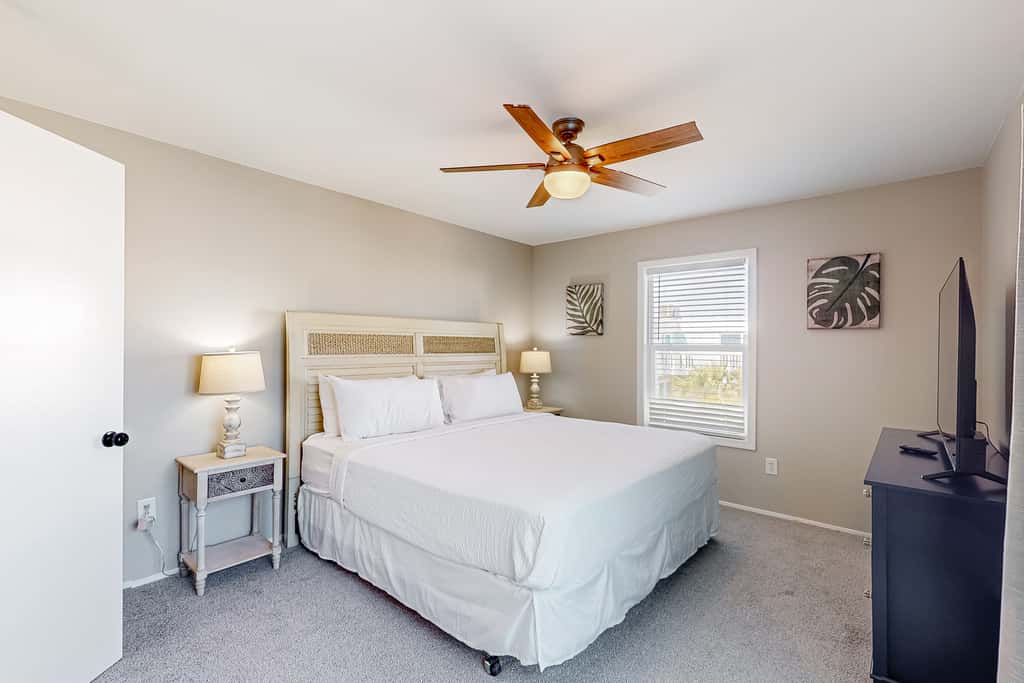 Sound-Side Condo with Grill, Deck, & W&D and Shared Pool