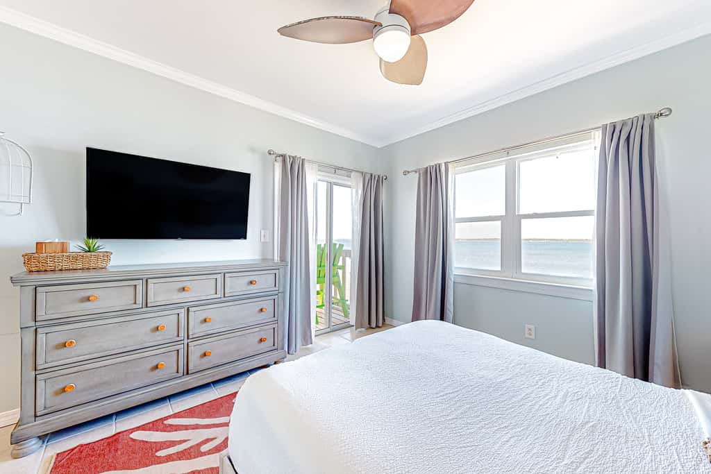 Second floor, beachfront condo with views, washer&dryer, heated pool