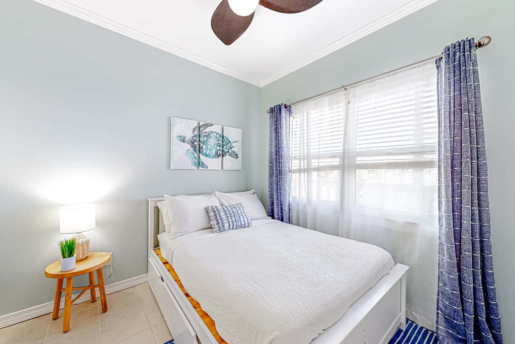 Second floor, beachfront condo with views, washer&dryer, heated pool