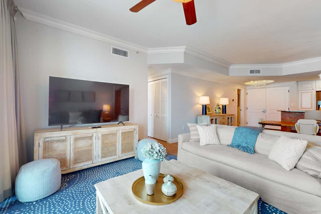 Gulf-view condo with pool, hot tub, beach access, tennis, balcony, AC, & W/D