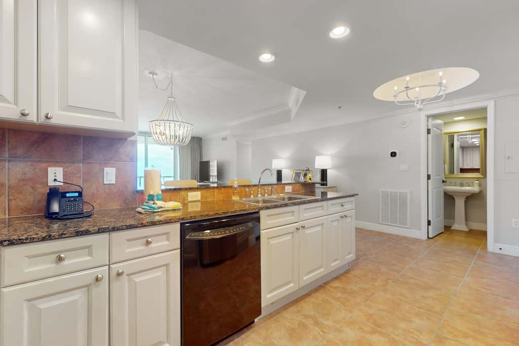 Gulf-view condo with pool, hot tub, beach access, tennis, balcony, AC, & W/D