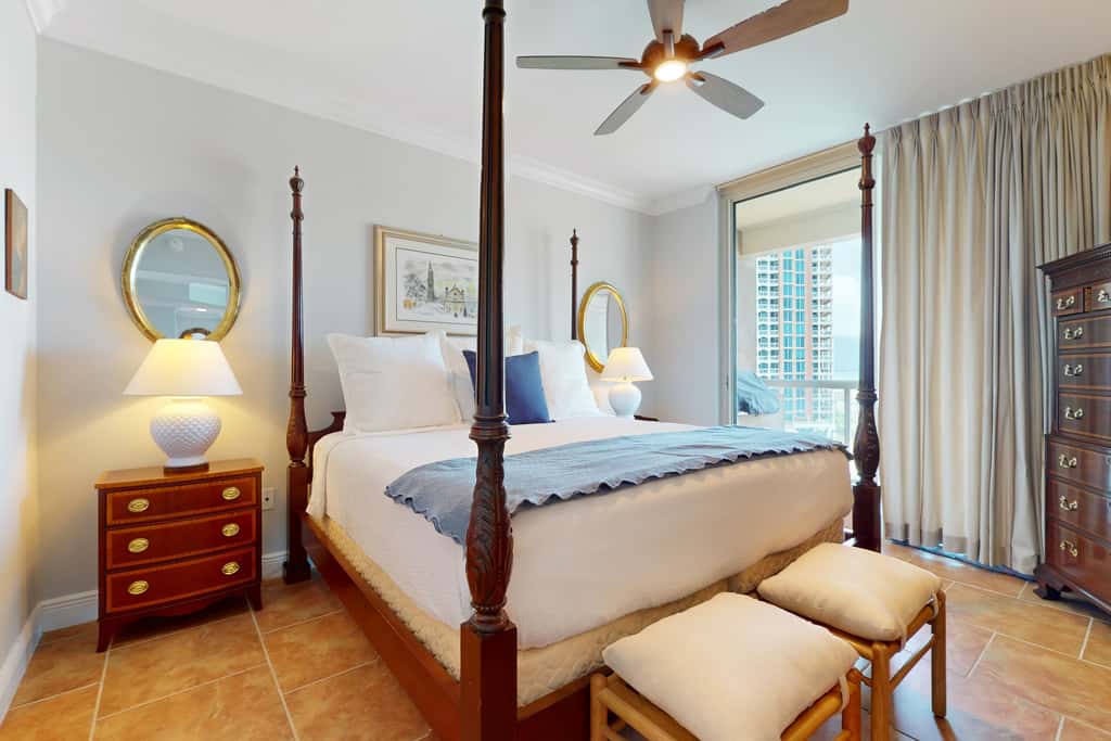 Gulf-view condo with pool, hot tub, beach access, tennis, balcony, AC, & W/D