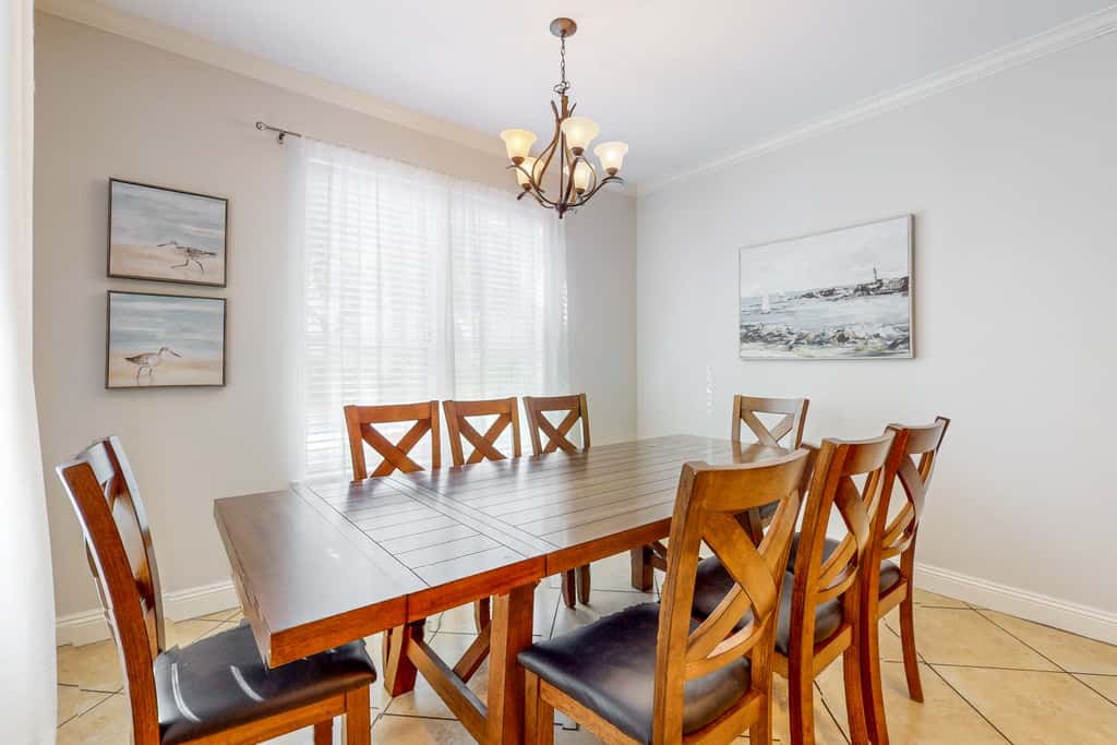 Large, Open Home, Shared Pool, Bike or Walk to the Gulf