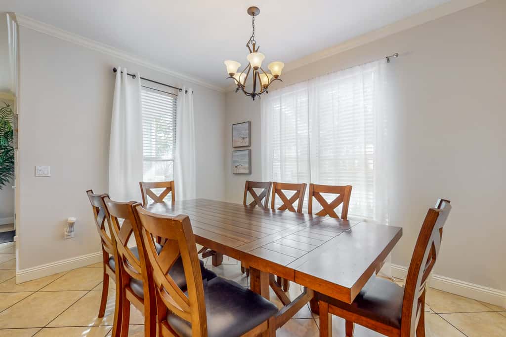Large, Open Home, Shared Pool, Bike or Walk to the Gulf