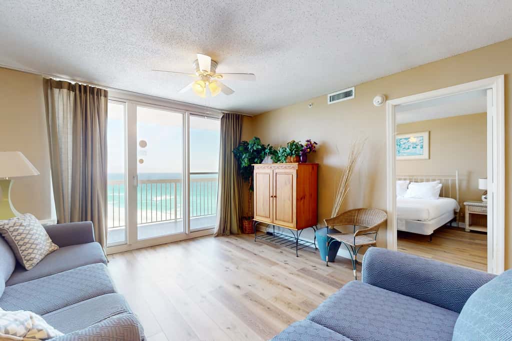 Gulf condo with fitness room, pool & hot tub