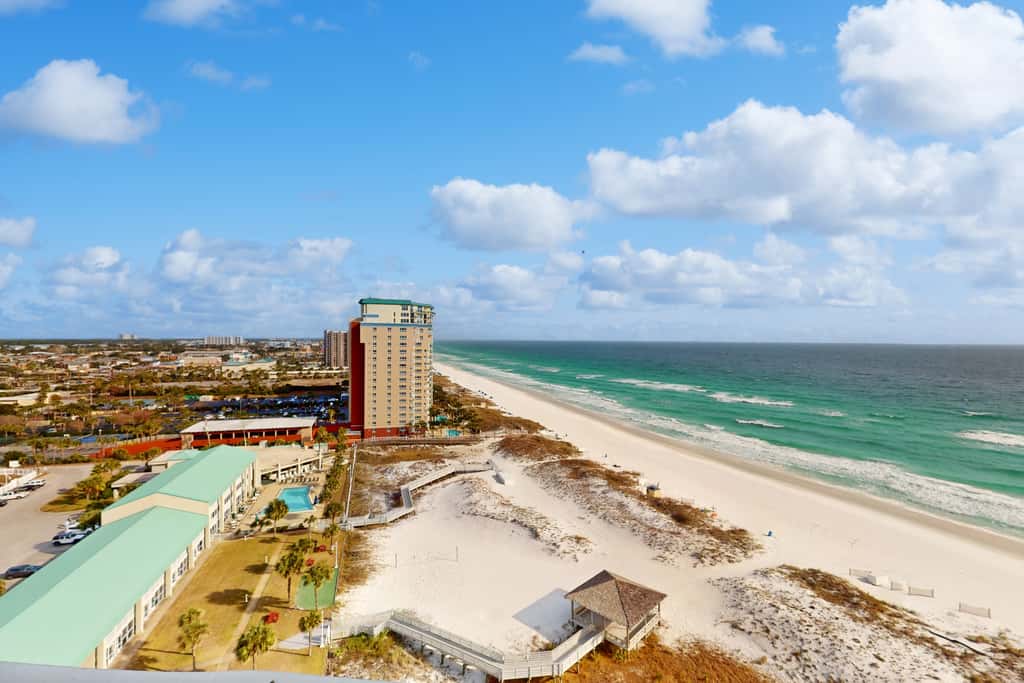 Gulf condo with fitness room, pool & hot tub