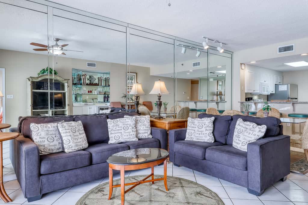 Elegantly-appointed condo at the beach with Gulf views & pool