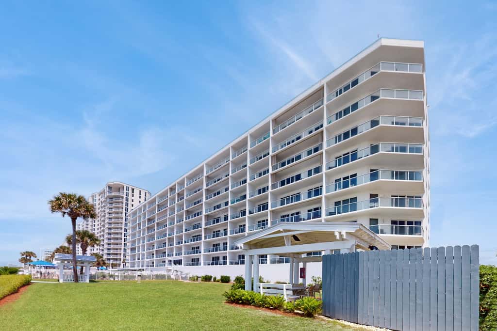 Elegantly-appointed condo at the beach with Gulf views & pool