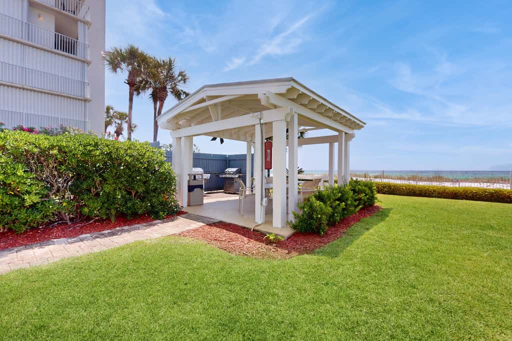 Elegantly-appointed condo at the beach with Gulf views & pool