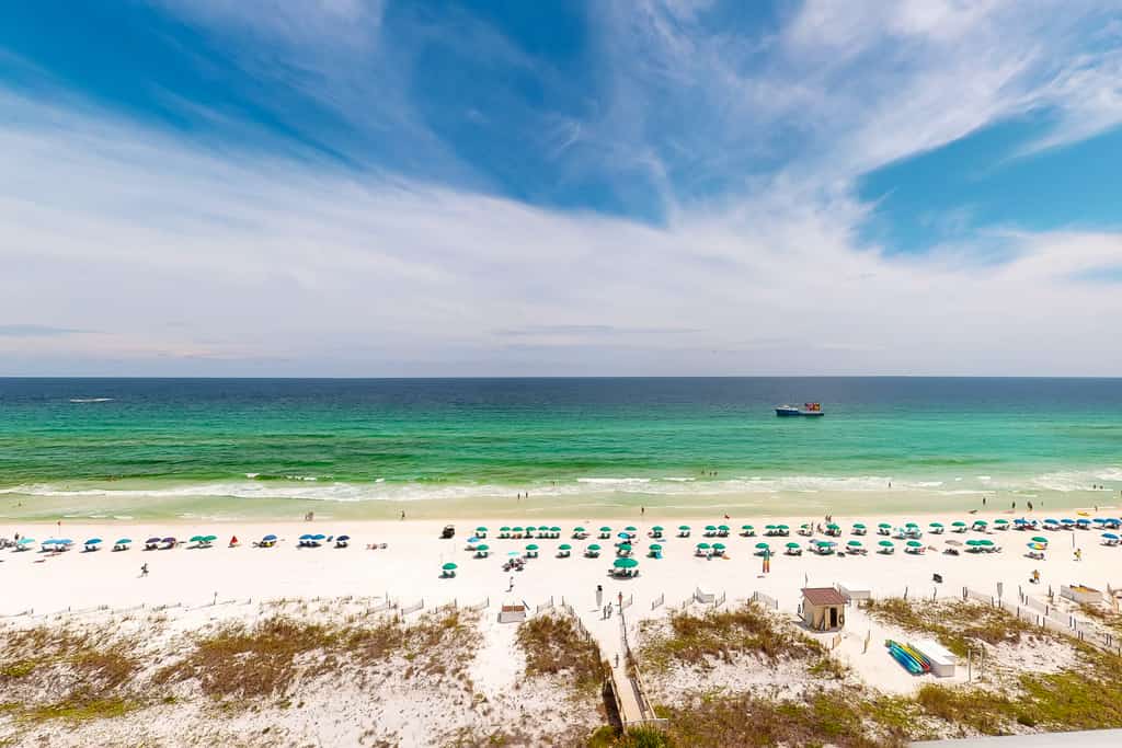 Gorgeous beach view home with balcony, pool & fitness room