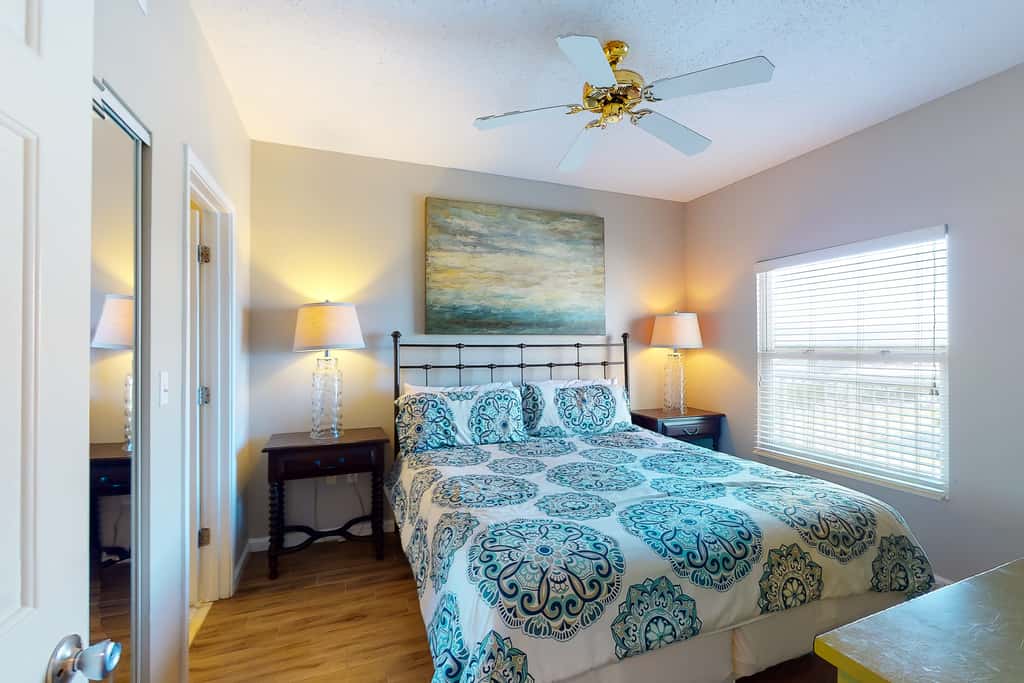 Gorgeous beach view home with balcony, pool & fitness room