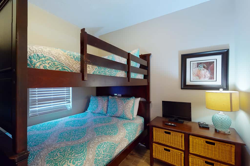 Gorgeous beach view home with balcony, pool & fitness room