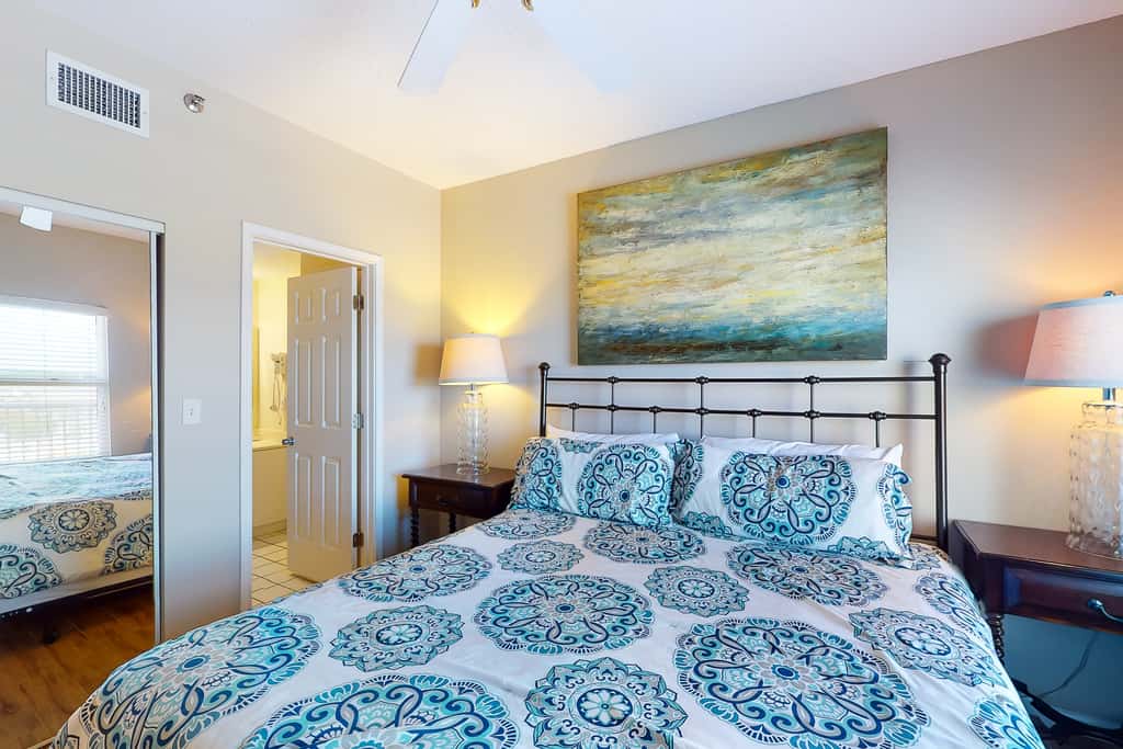 Gorgeous beach view home with balcony, pool & fitness room