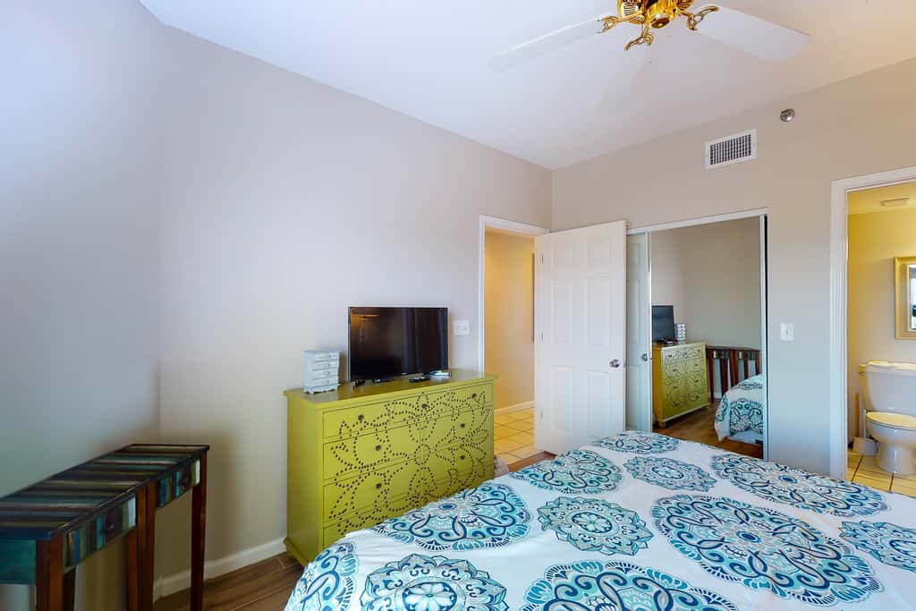 Gorgeous beach view home with balcony, pool & fitness room