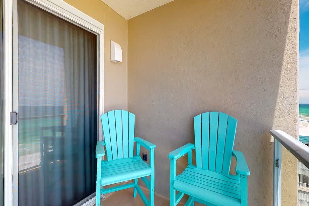 Gorgeous beach view home with balcony, pool & fitness room