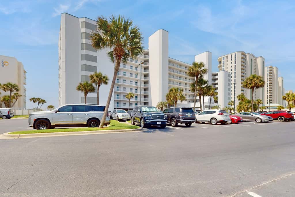 Gorgeous beach view home with balcony, pool & fitness room