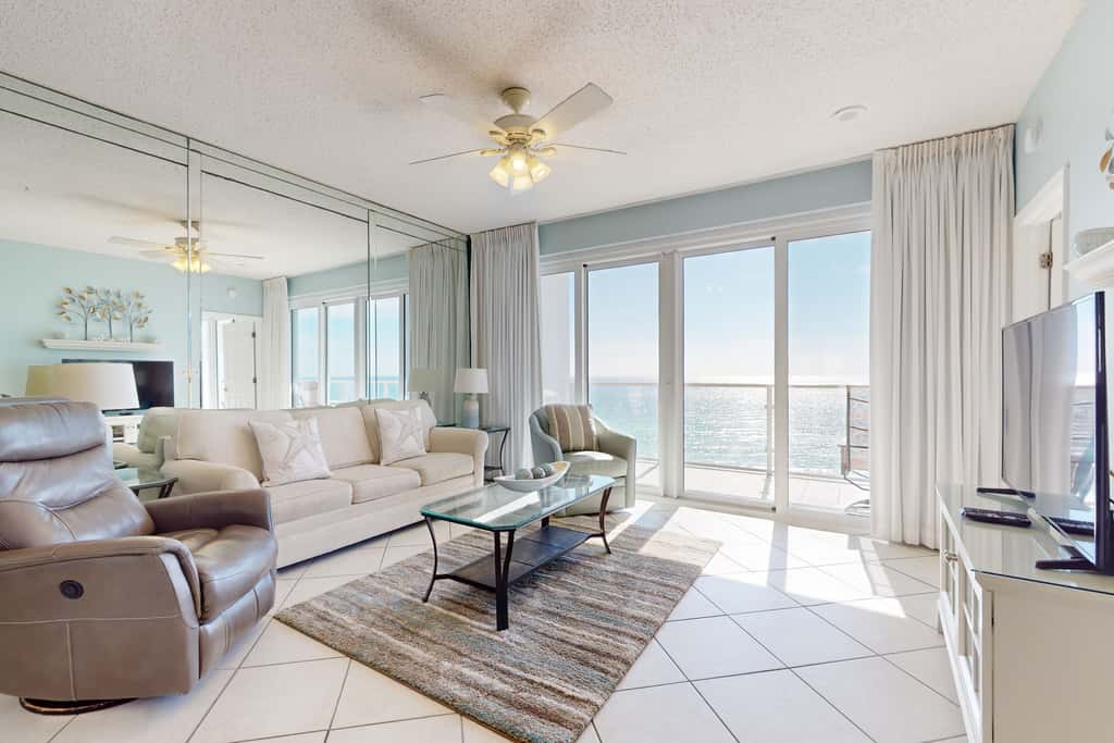 Vibrant condo on the Gulf with pool, fitness room & playground