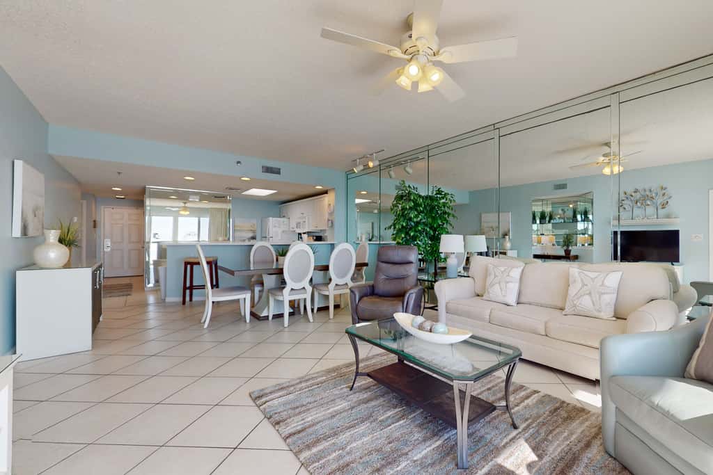 Vibrant condo on the Gulf with pool, fitness room & playground