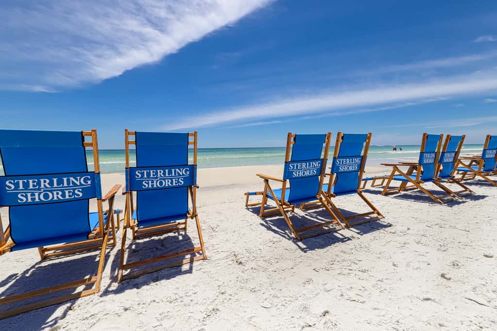Gulf front penthouse w shared pools, snack shack, community grill & more