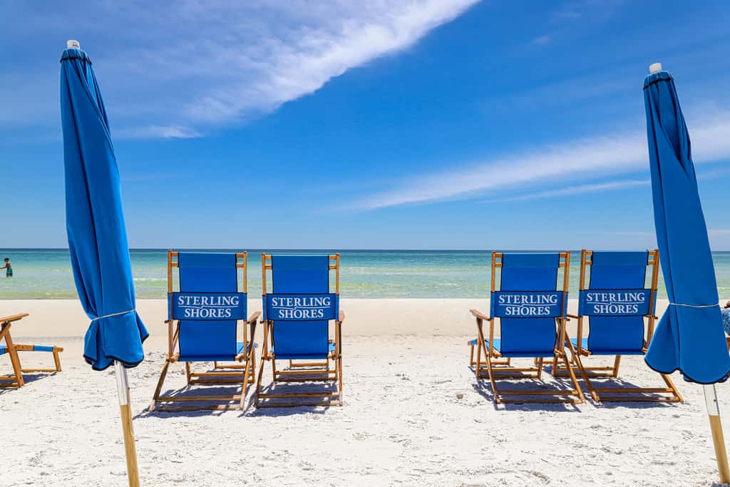 Gulf front penthouse w shared pools, snack shack, community grill & more