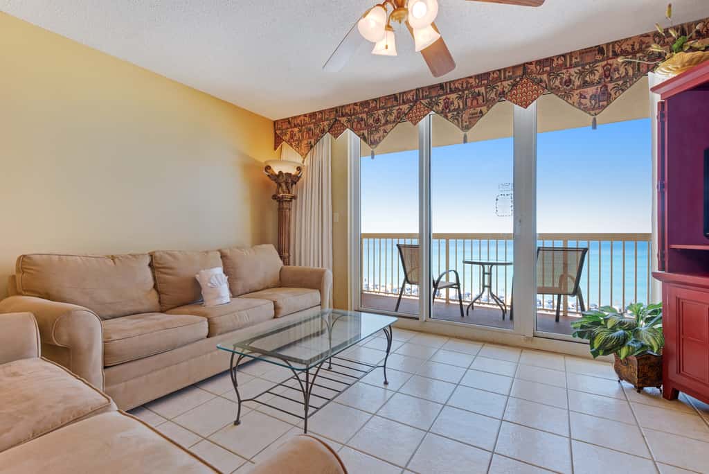 Ocean-view condo with central AC, pool & hot tub access & balcony