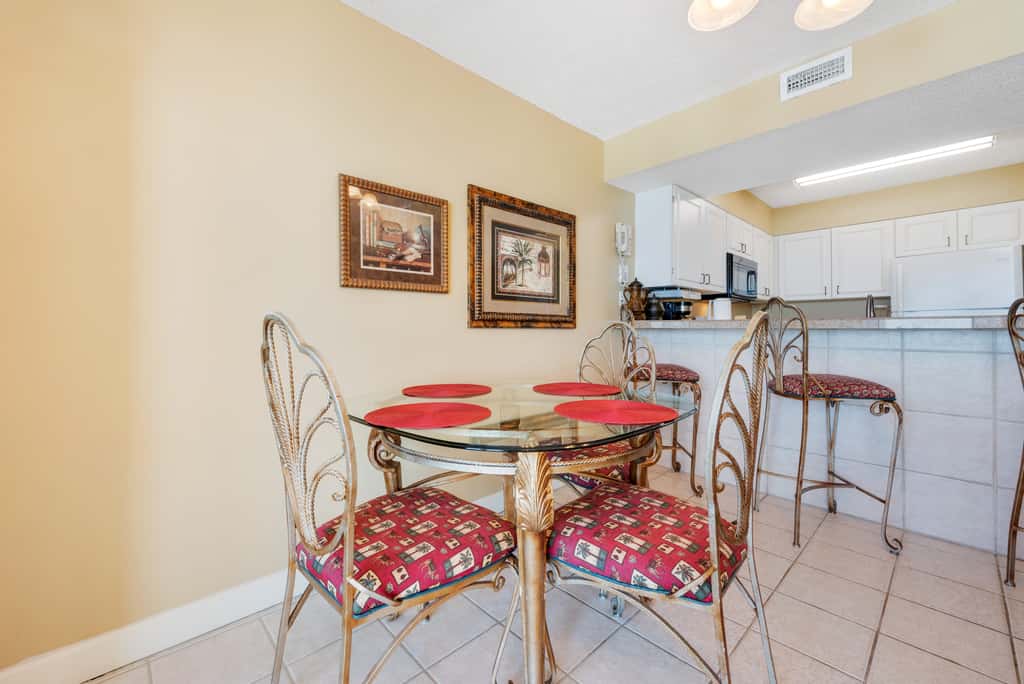 Ocean-view condo with central AC, pool & hot tub access & balcony