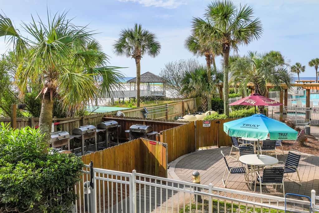 5th-floor condo with patio, pool & ocean views