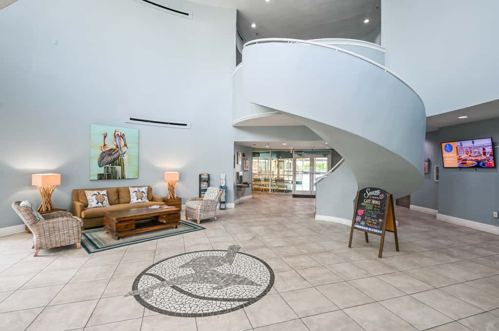 5th-floor condo with patio, pool & ocean views