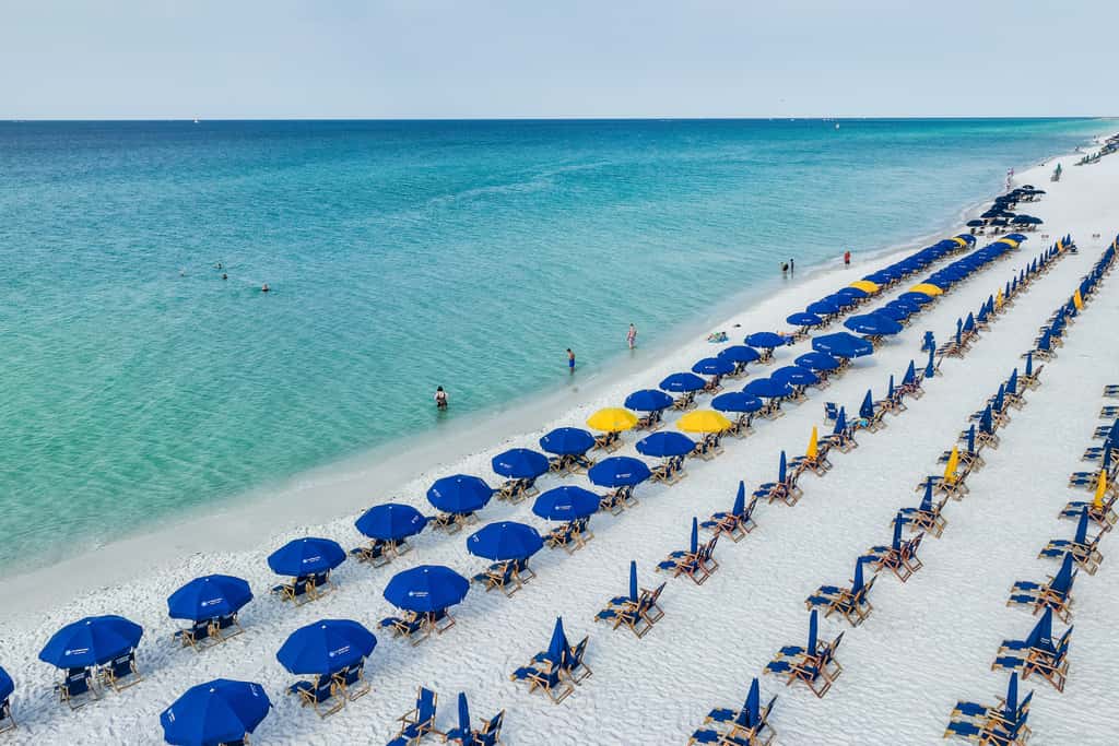 5th-floor condo with patio, pool & ocean views