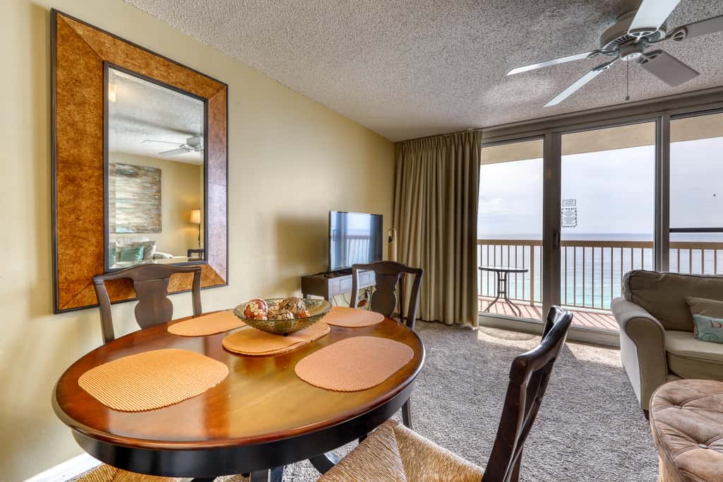 High-rise condo with ocean views, pool & balcony