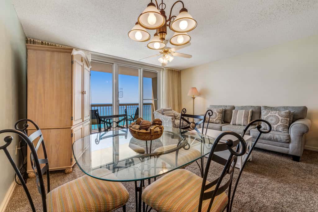 14th-floor condo with Gulf of Mexico views & outdoor pool