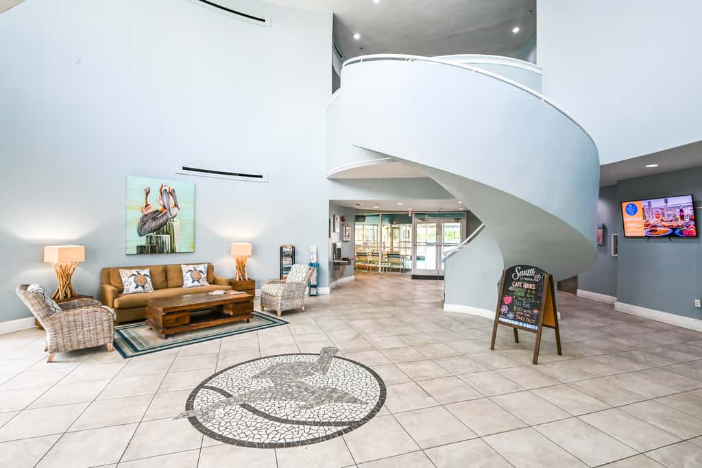 14th-floor condo with Gulf of Mexico views & outdoor pool