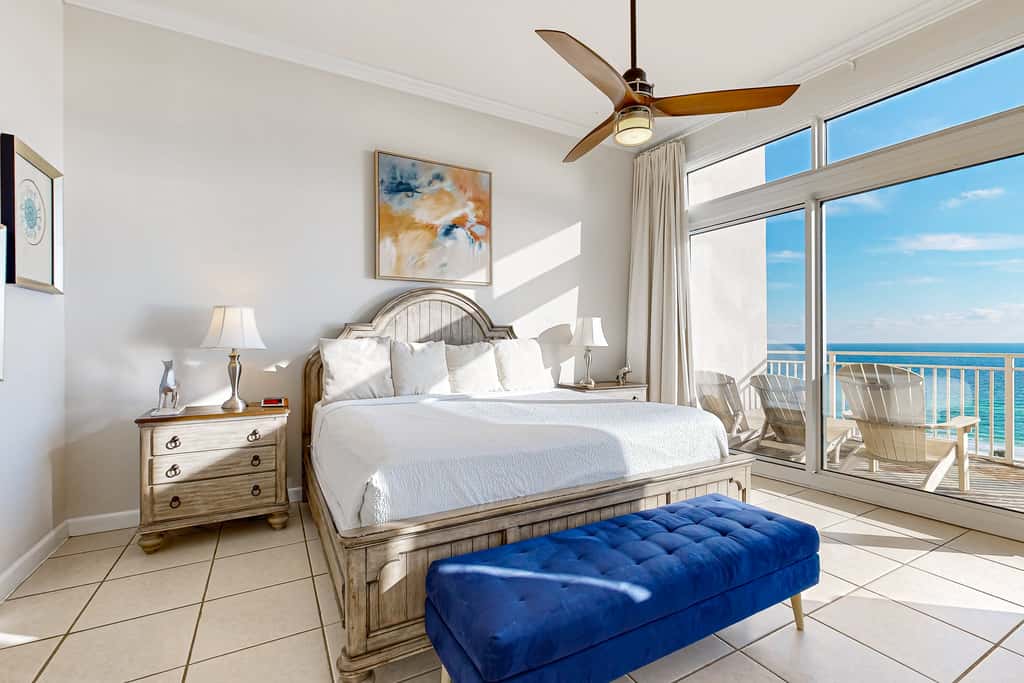 Beachfront condo w private balcony, Gulf views & on-site shared amenities