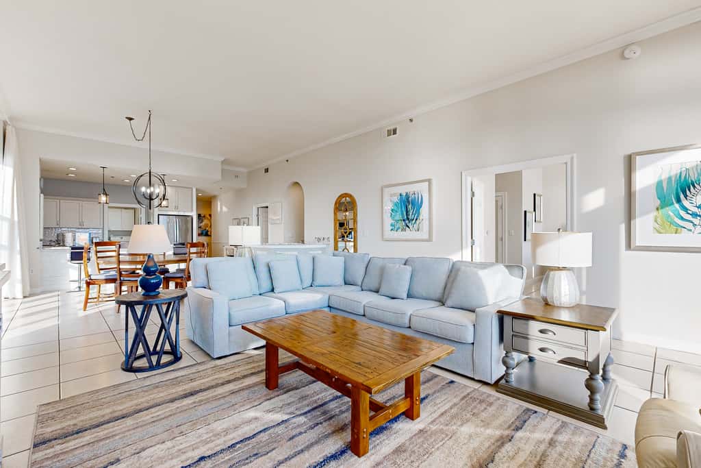 Beachfront condo w private balcony, Gulf views & on-site shared amenities
