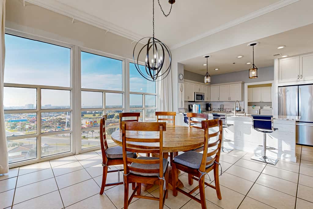 Beachfront condo w private balcony, Gulf views & on-site shared amenities