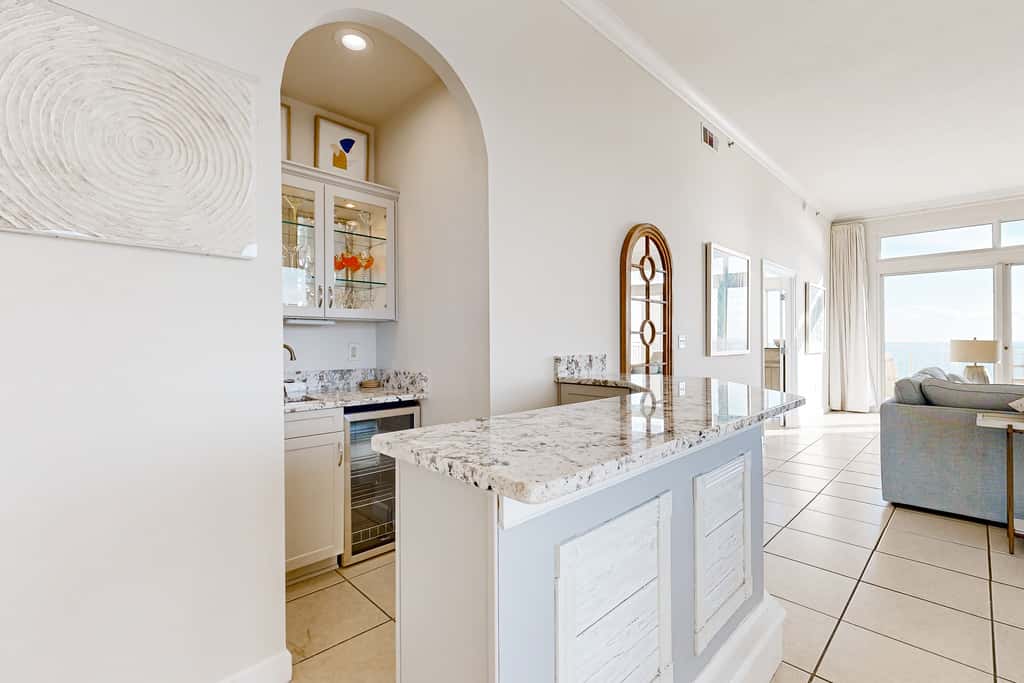 Beachfront condo w private balcony, Gulf views & on-site shared amenities