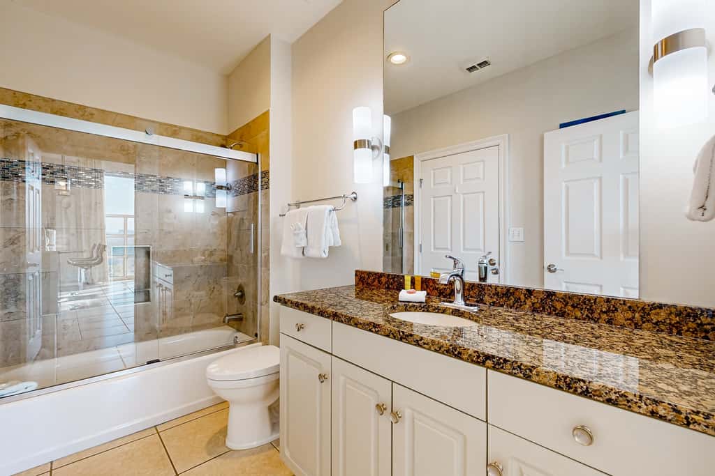 Beachfront condo w private balcony, Gulf views & on-site shared amenities