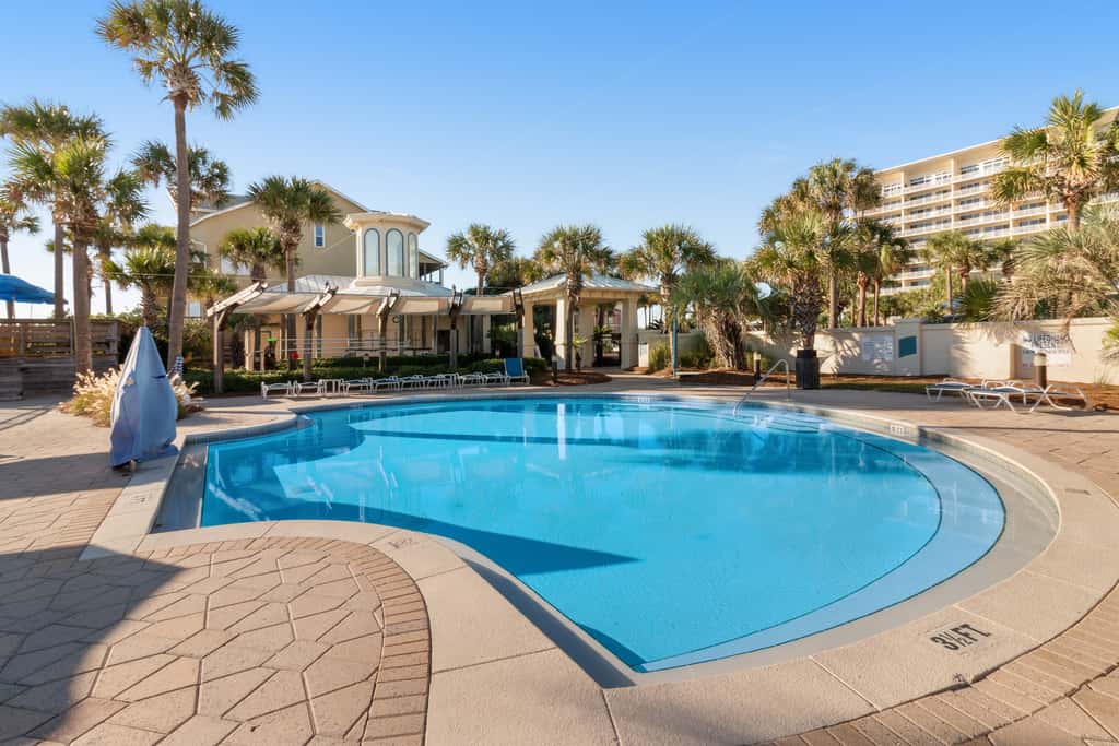 Beachfront condo w private balcony, Gulf views & on-site shared amenities