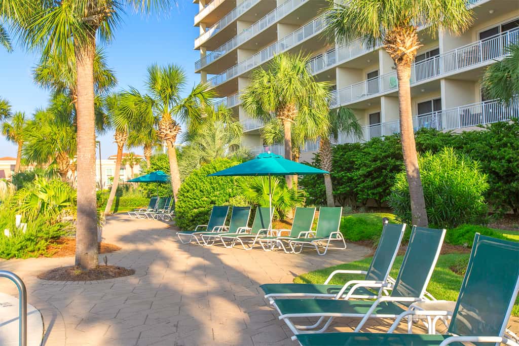 Beachfront condo w private balcony, Gulf views & on-site shared amenities