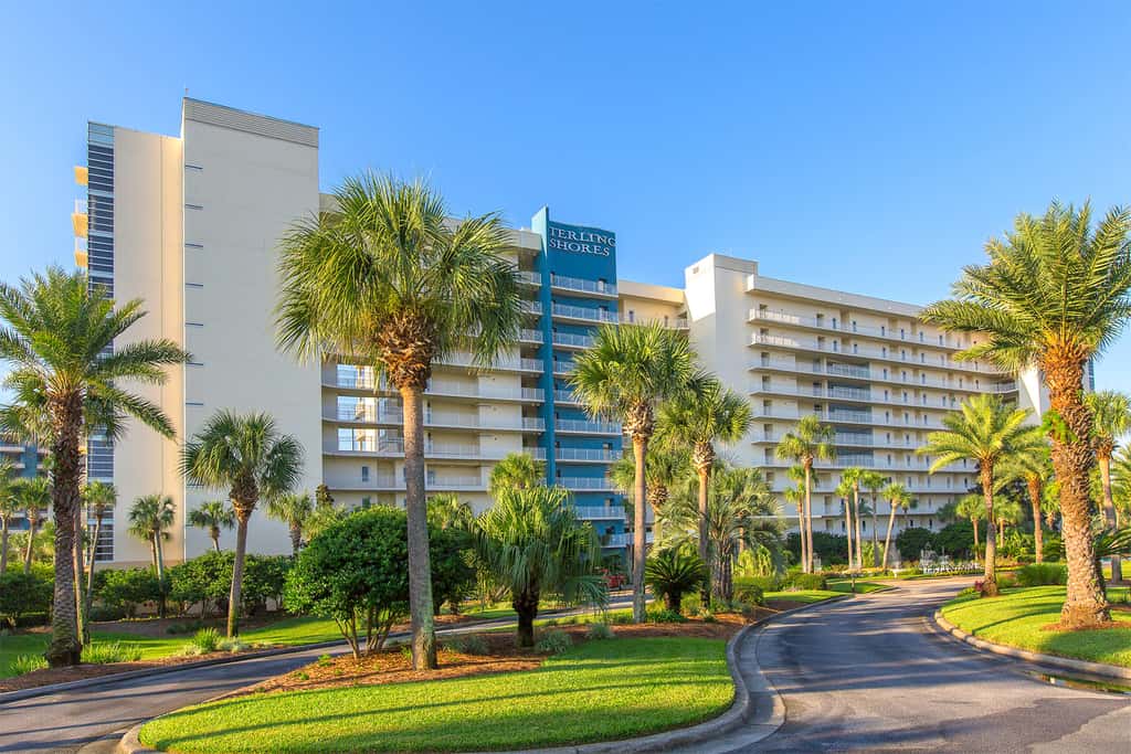 Beachfront condo w private balcony, Gulf views & on-site shared amenities