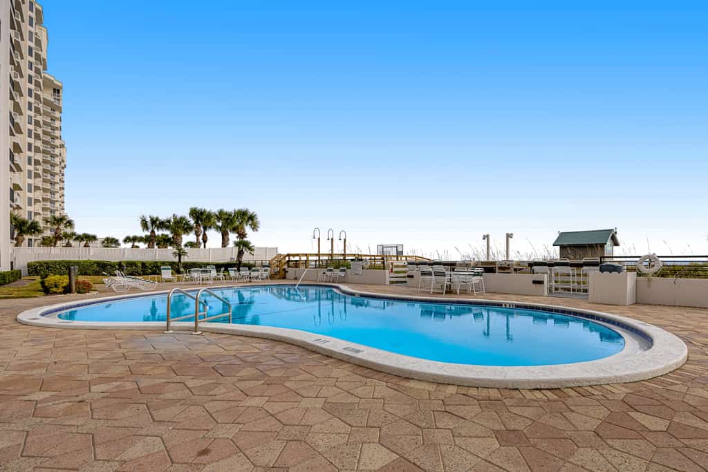 Pretty Condo with Gulf View Wet Bar, Shared Pool, Sauna, & Fitness Center