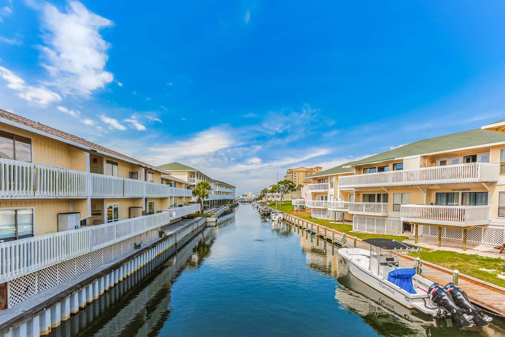 Beachfront condo with shared pool, hot tub, & fitness center plus beach access