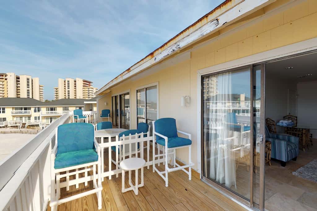 Beachfront condo with shared pool, hot tub, & fitness center plus beach access