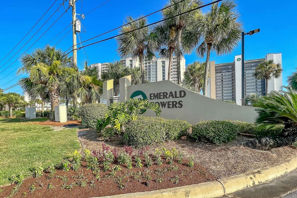 Emerald Towers 0202